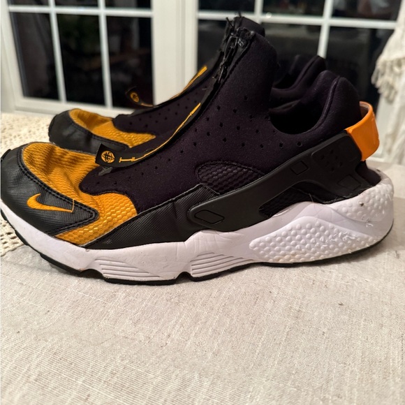 Size 9 - Nike Air Huarache Zip Black Orange, No Size Tag - Picture 1 of 6